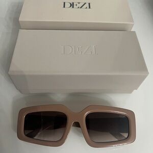 DEZI Tan Sunglasses